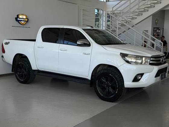 TOYOTA HILUX 2.8 SRV 4X4 CD 16V DIESEL 4P AUTOMÁTICO TOYOTA HILUX 2.8 SRV 4X4 CD 16V DIESEL 4P AUTOMÁTICO